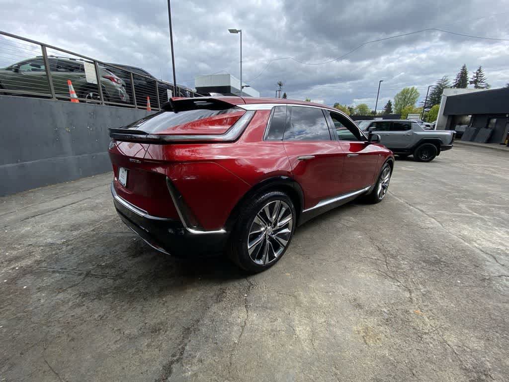 Certified 2024 Cadillac Lyriq Luxury w/ LPO, Floor Liner Package AWD/4WD image 6