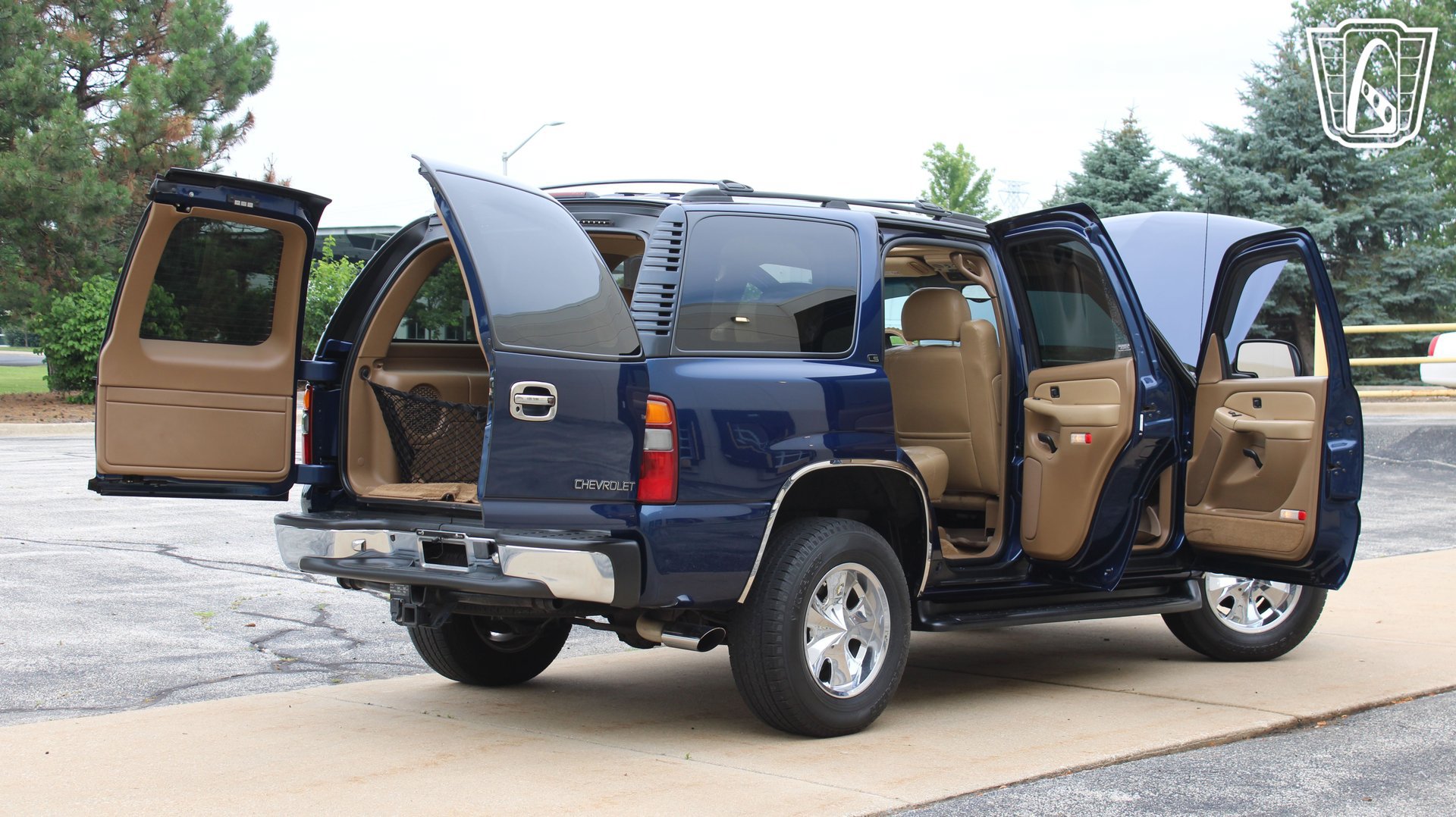 Used 2000 Chevrolet Tahoe LS w/ LS Preferred Equipment Group AWD/4WD image 5
