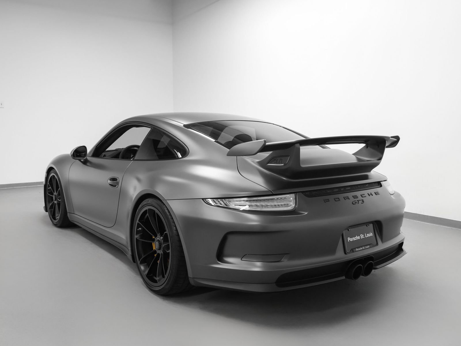Certified 2015 Porsche 911 GT3 image 3
