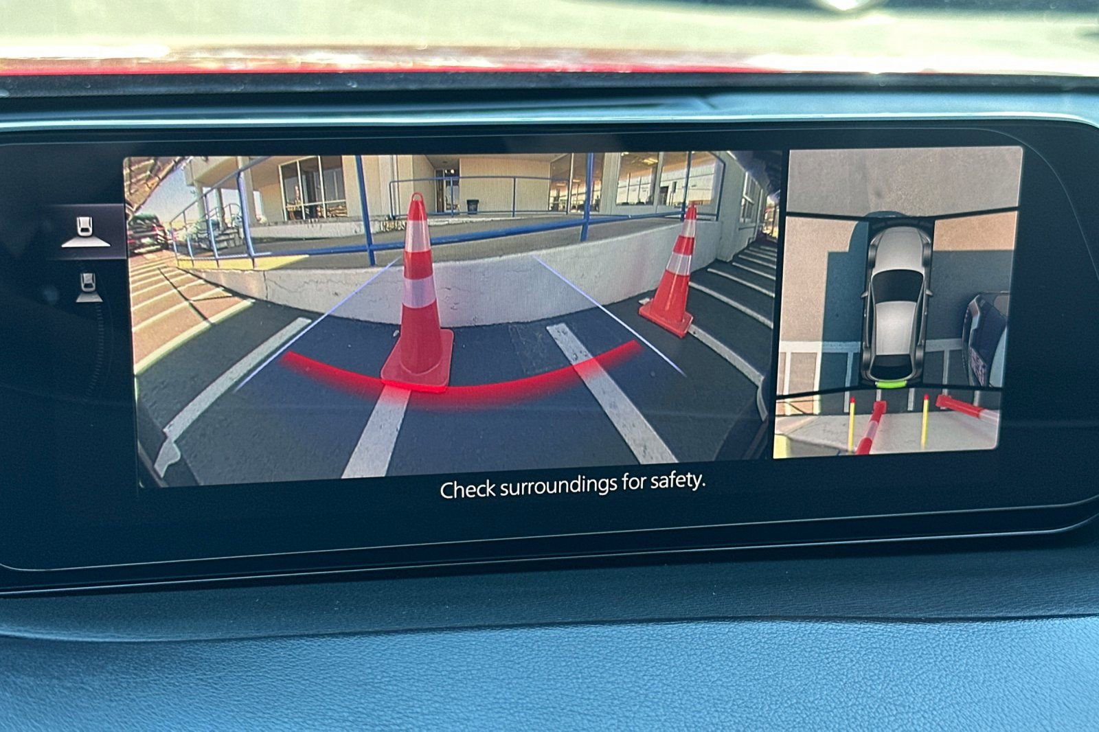 Used 2024 MAZDA MAZDA3 Hatchback w/Premium Plus Pkg image 18