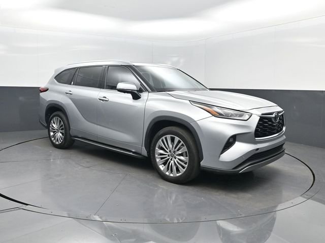 Used 2023 Toyota Highlander Platinum FWD image 36