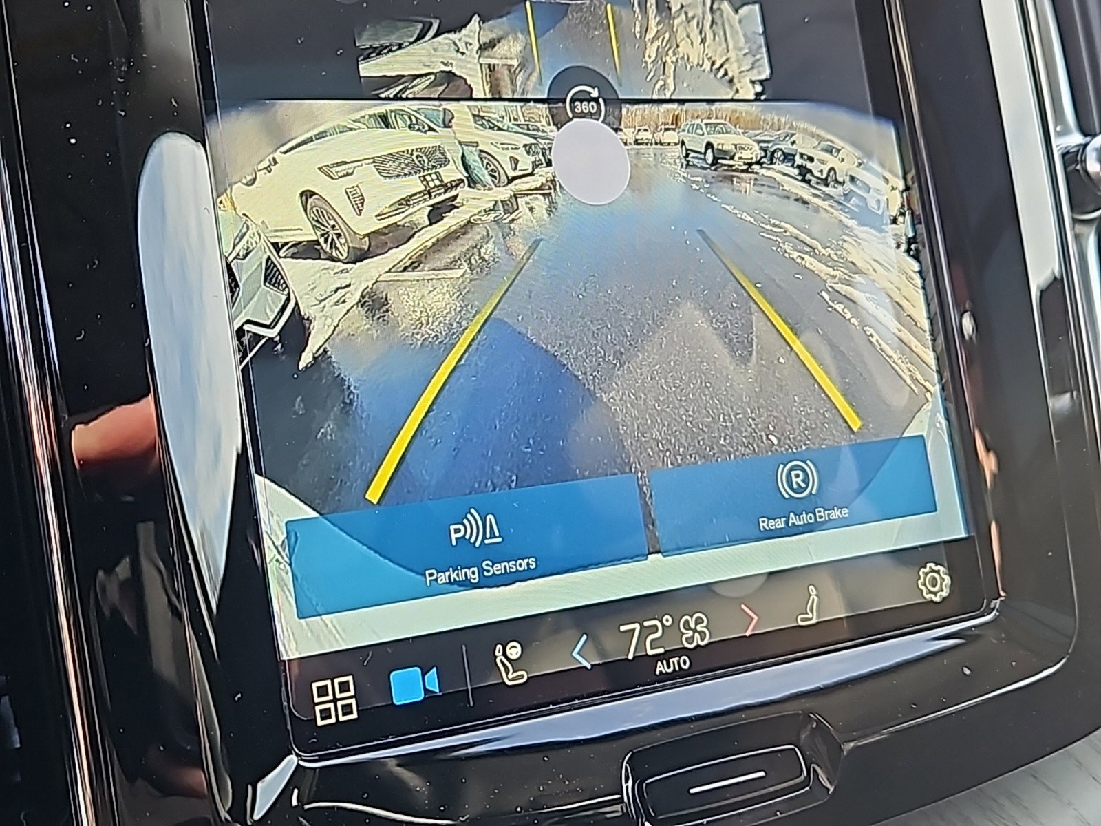 New 2025 Volvo XC60 T8 Plus w/ Climate Package image 7