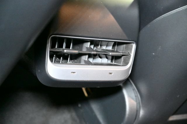 Used 2022 Tesla Model Y Long Range AWD/4WD image 44
