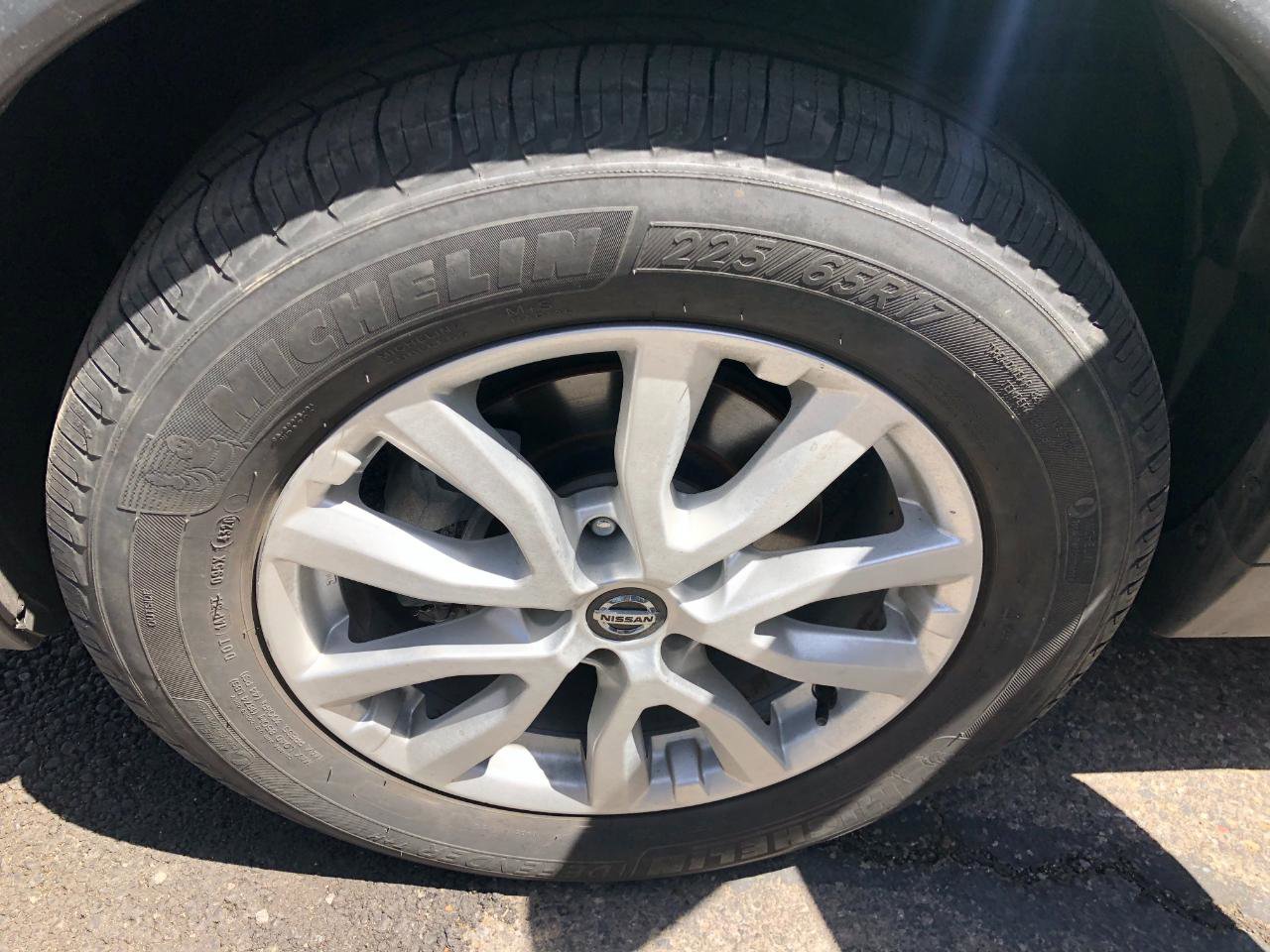 Used 2019 Nissan Rogue SV AWD/4WD image 30