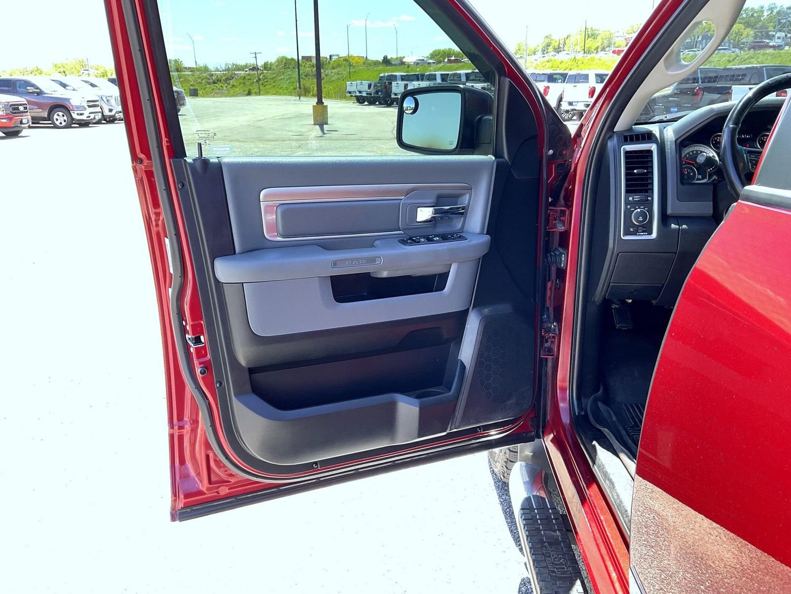 Used 2015 RAM 1500 Big Horn AWD/4WD image 9