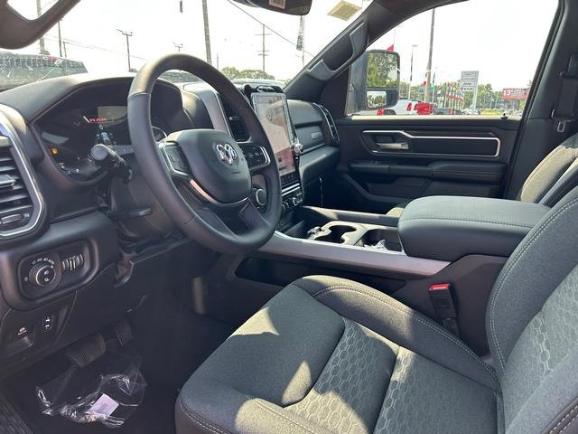 New 2026 RAM 1500 4x4 Crew Cab image 11