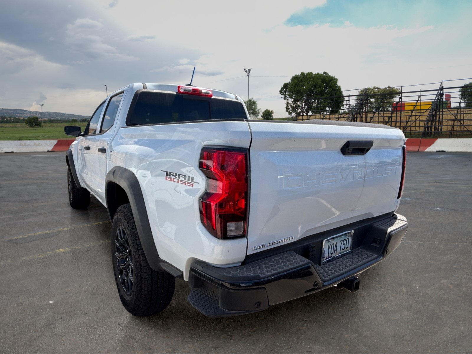 Used 2025 Chevrolet Colorado Trail Boss AWD/4WD image 4