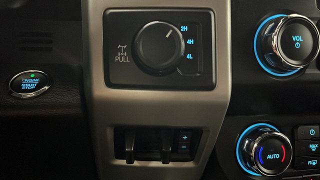 Used 2019 Ford F350 Lariat w/ Lariat Ultimate Package AWD/4WD image 32