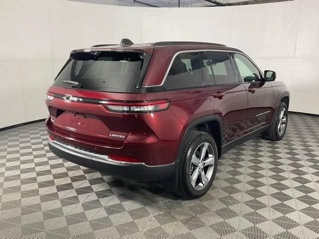 Used 2024 Jeep Grand Cherokee Limited w/ Luxury Tech Group II AWD/4WD image 6