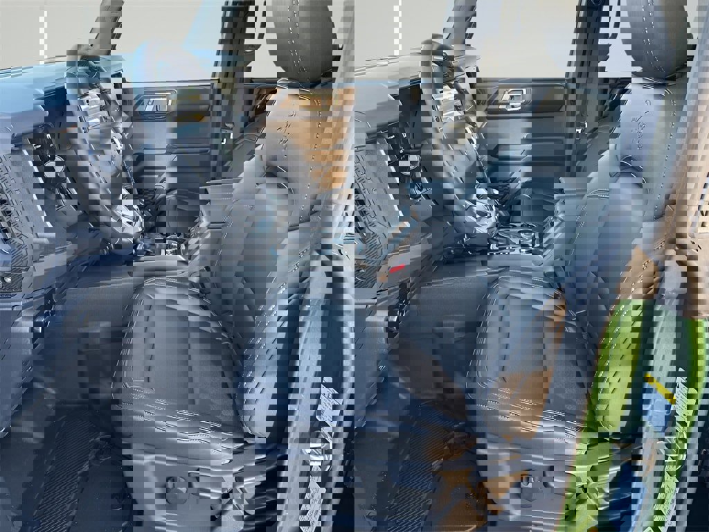 New 2025 Ford Bronco Badlands image 10