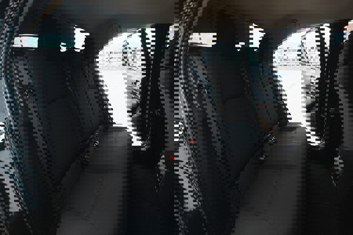 Used 2021 Toyota Corolla LE image 15