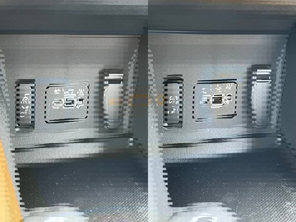 New 2025 Nissan Sentra SV w/ SV Premium Package image 24