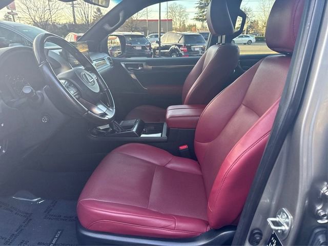 Used 2022 Lexus GX 460 Premium w/ Accessory Package image 9