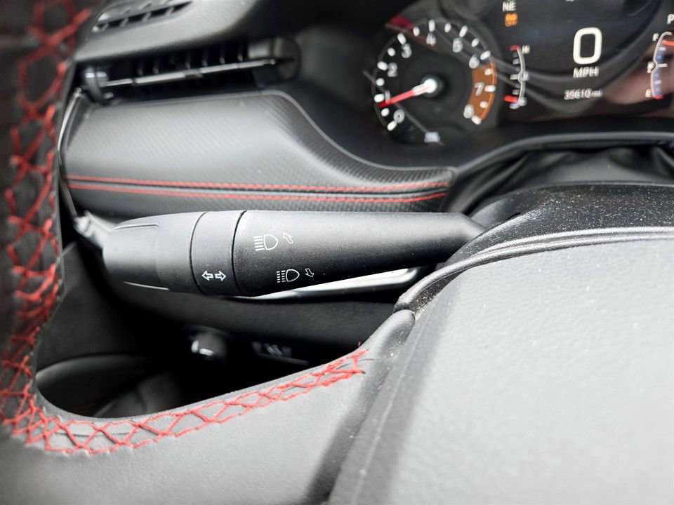 Used 2025 Jeep Compass Trailhawk image 19