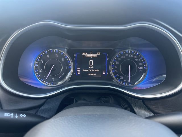 Used 2015 Chrysler 200 Limited w/ Spring Special Group image 34