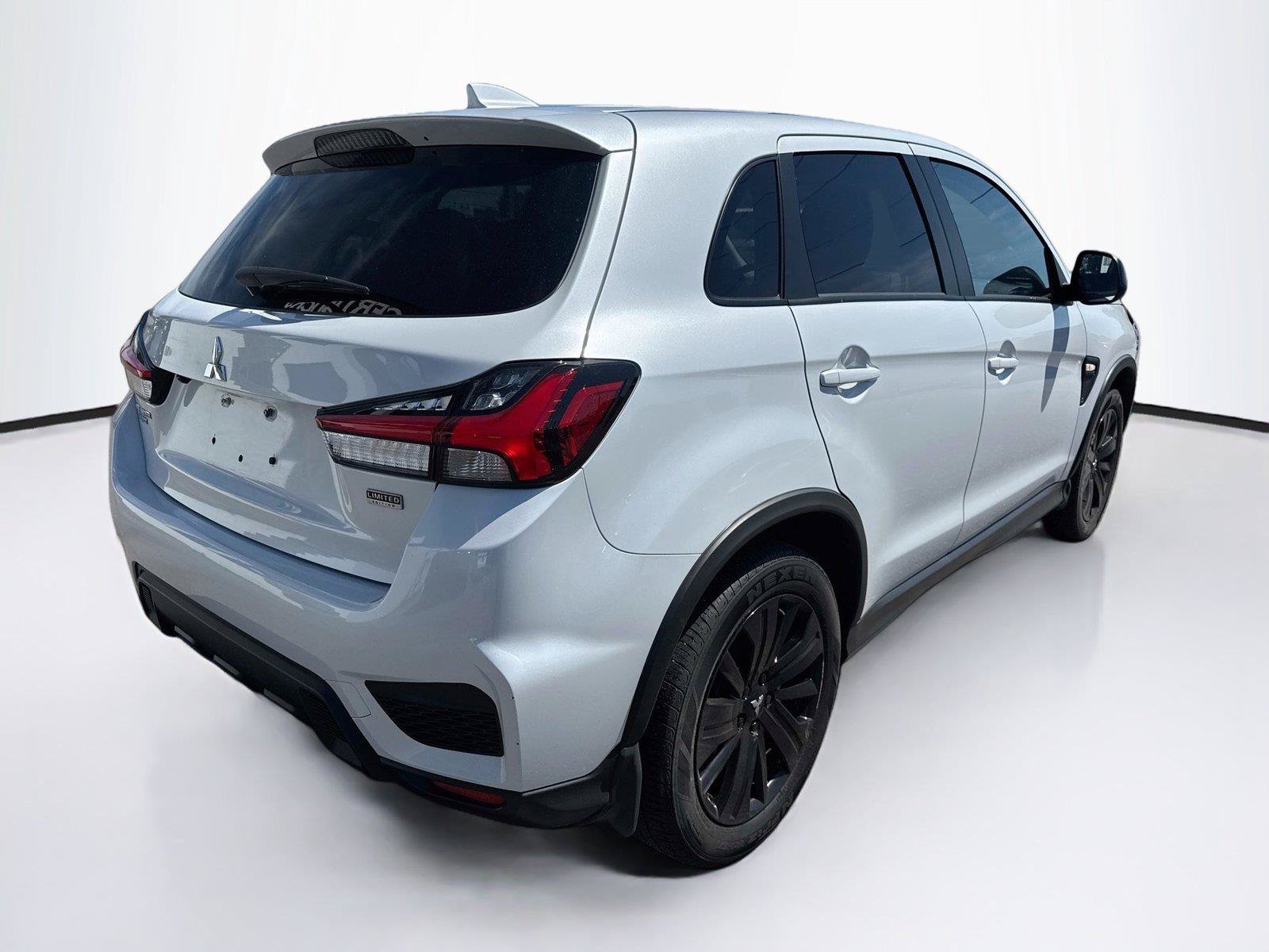 Used 2025 Mitsubishi Outlander Sport AWD image 5