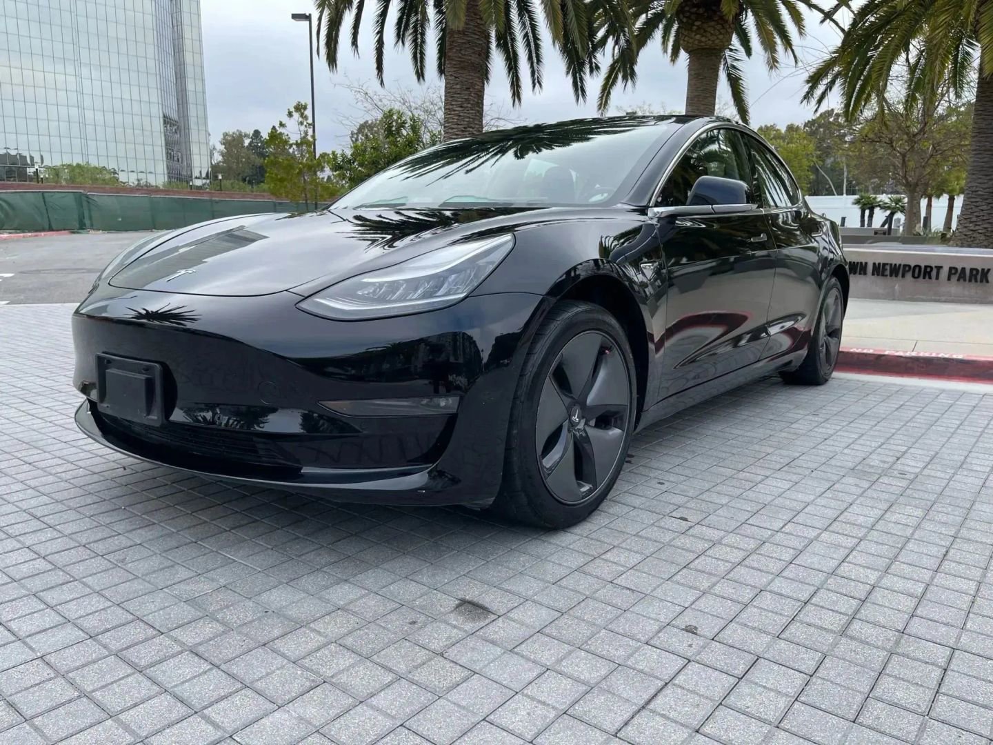 Used 2019 Tesla Model 3 Standard Range Plus image 9