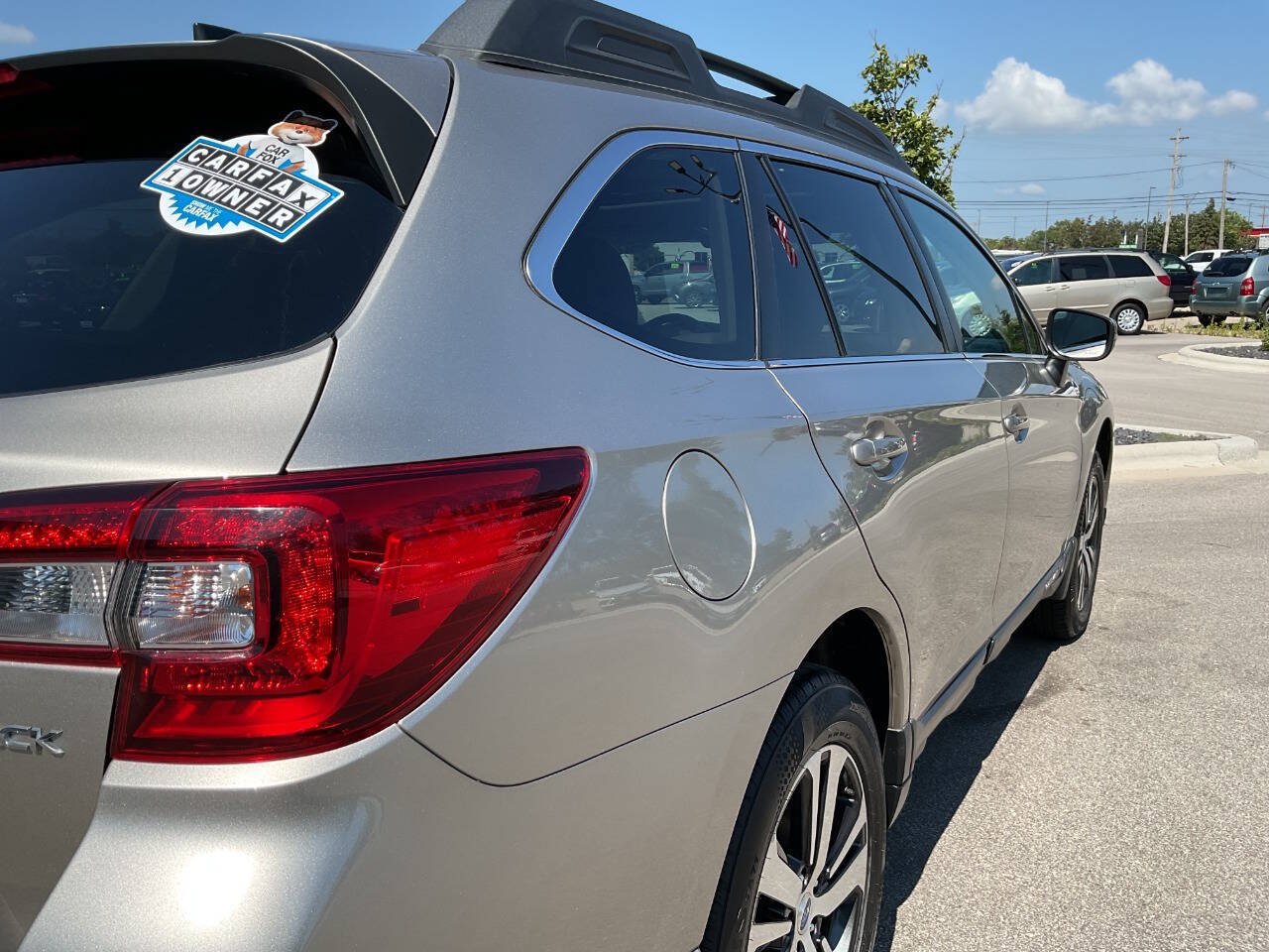 Used 2018 Subaru Outback 2.5i Limited AWD/4WD image 8