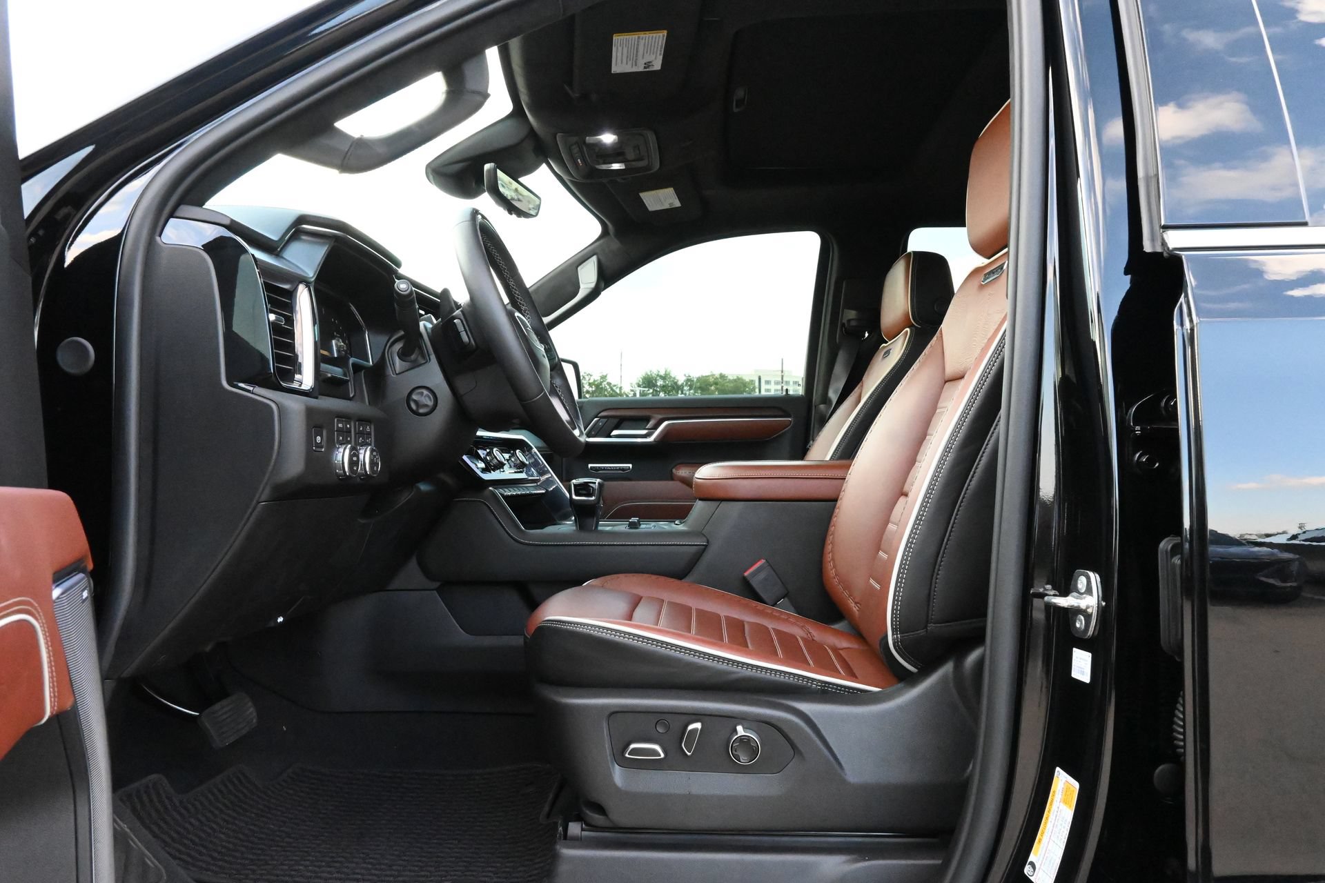 Used 2026 GMC Sierra 1500 Denali Ultimate AWD/4WD image 18