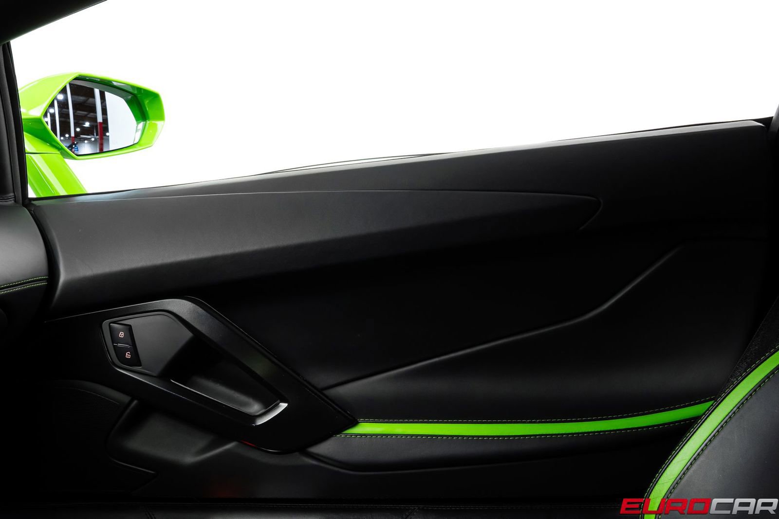 Used 2018 Lamborghini Aventador S image 28