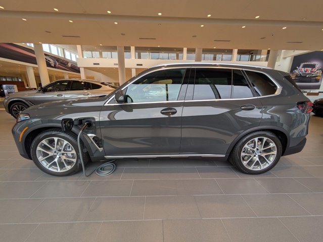 New 2026 BMW X5 xDrive50e image 9