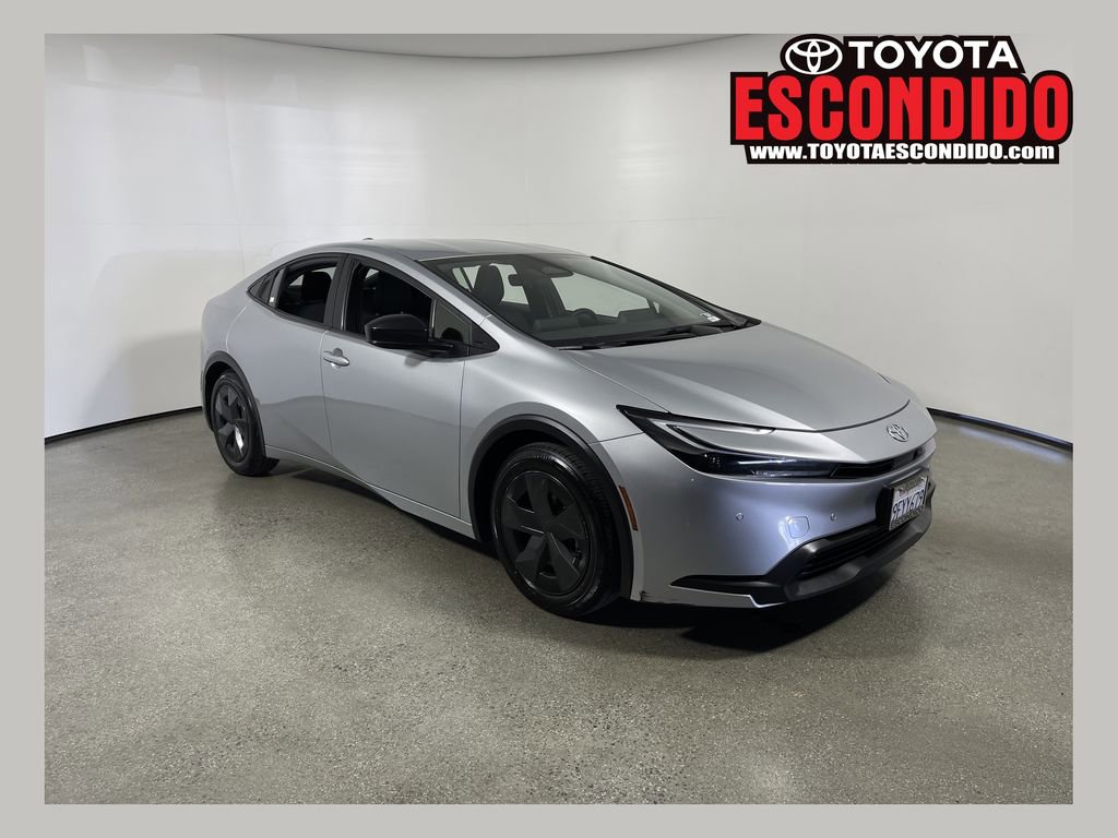 Used 2023 Toyota Prius LE FWD image 1