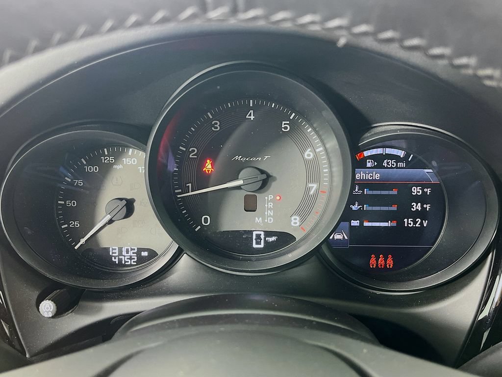 Certified 2023 Porsche Macan Turbo AWD/4WD image 12