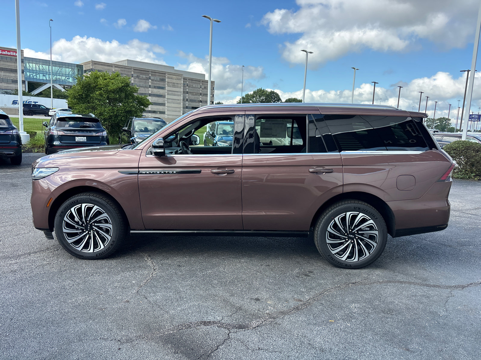 New 2027 Lincoln Navigator Black Label AWD/4WD image 4