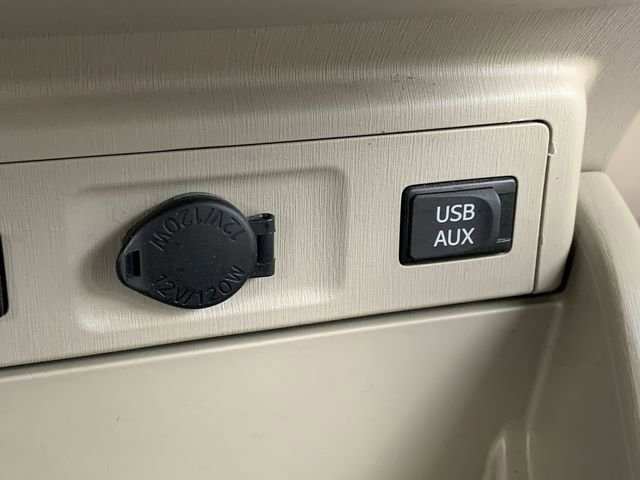 Used 2012 Toyota Prius V Five image 27