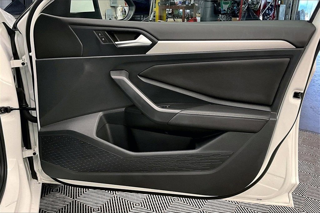 Used 2024 Volkswagen Jetta S image 25