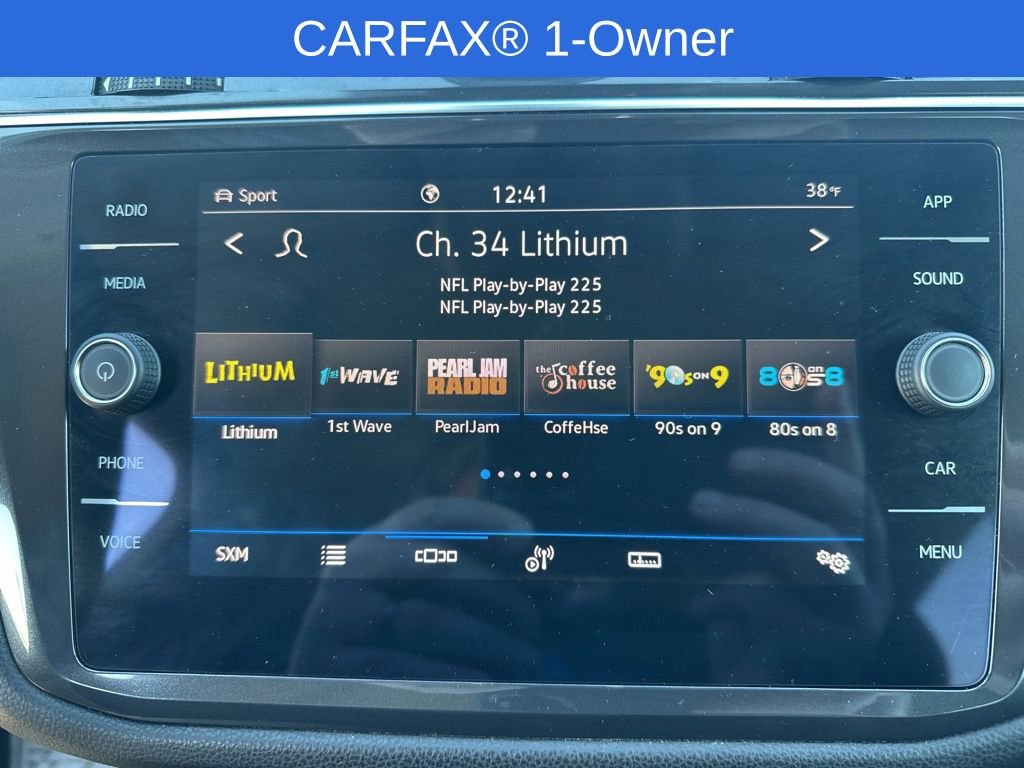 Used 2022 Volkswagen Tiguan SE image 19