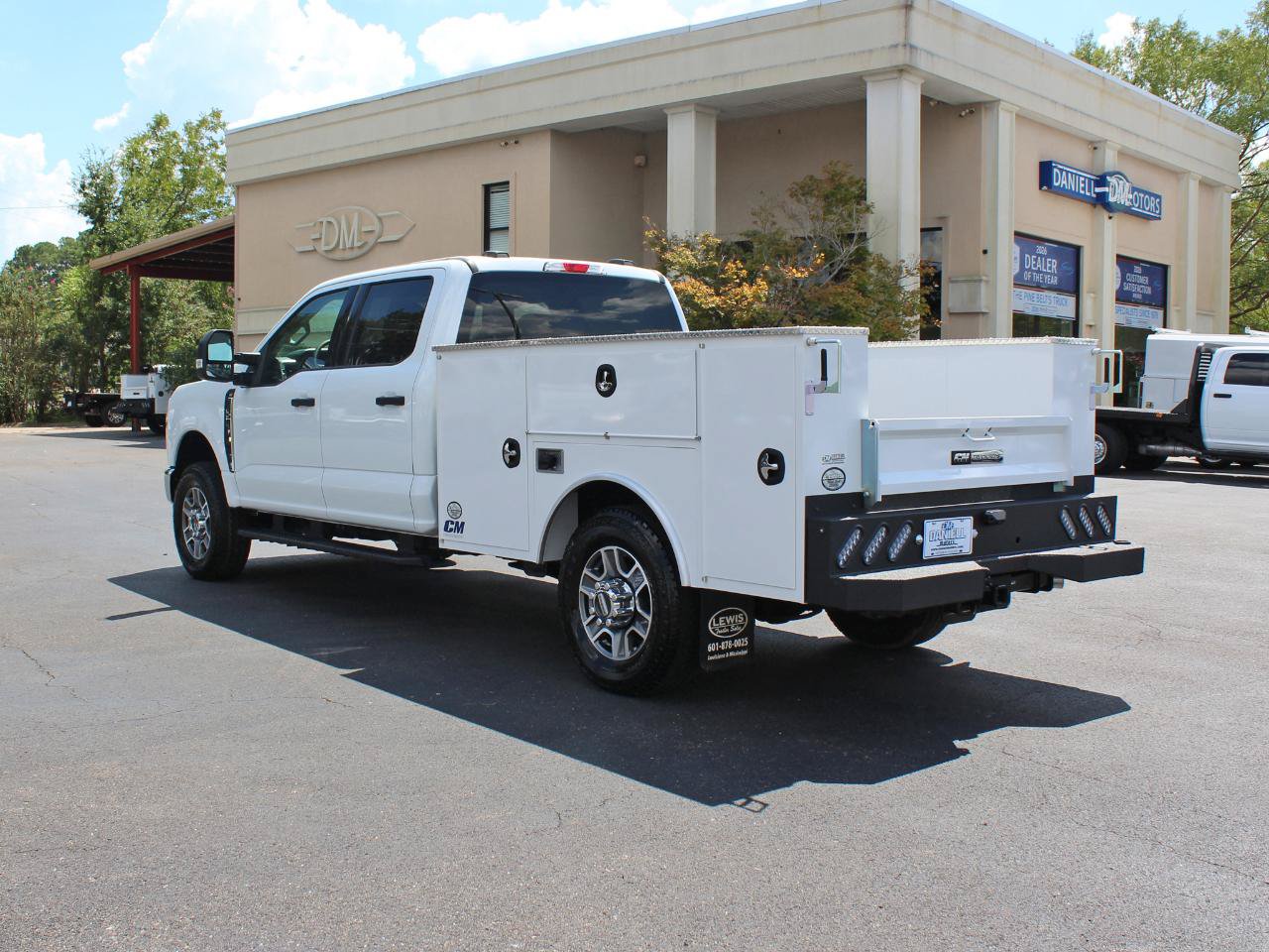 Used 2025 Ford F350 XLT AWD/4WD image 11