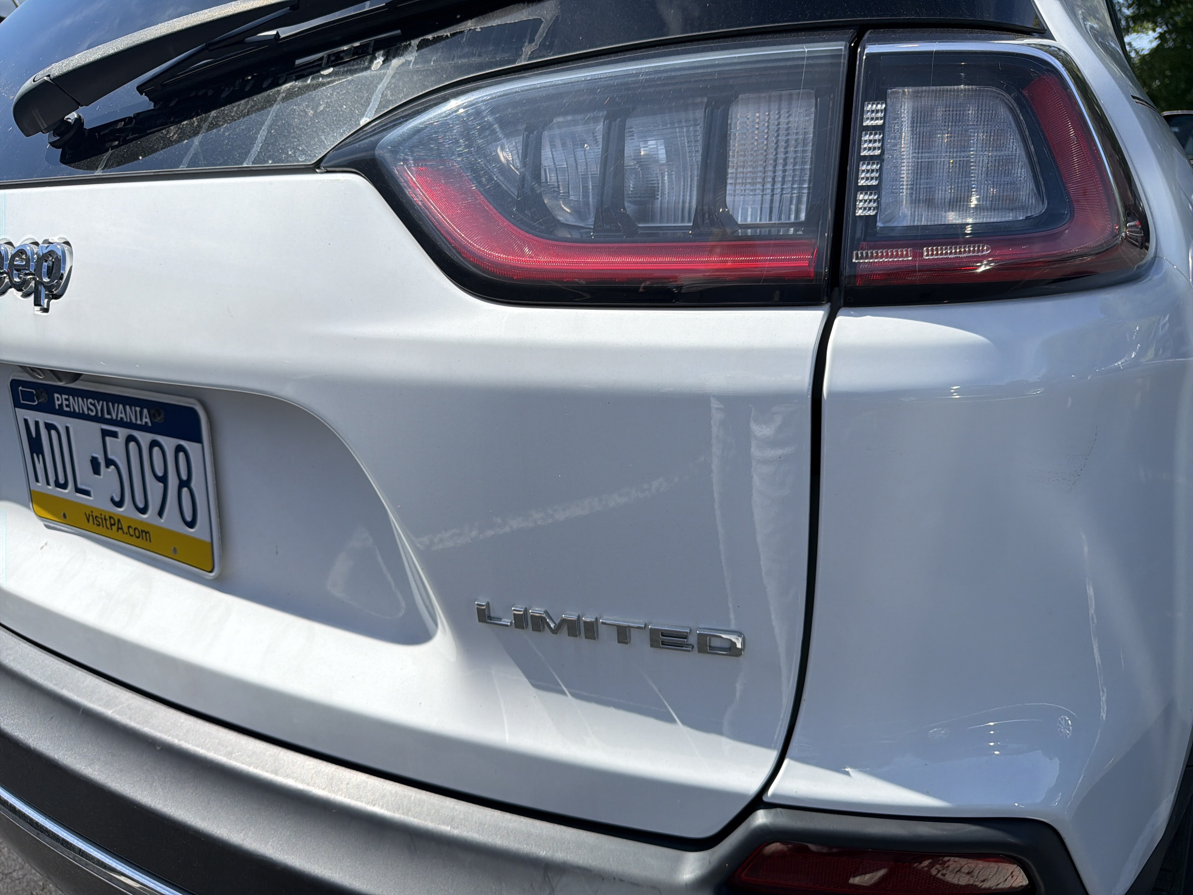 Used 2022 Jeep Cherokee Limited AWD/4WD image 8