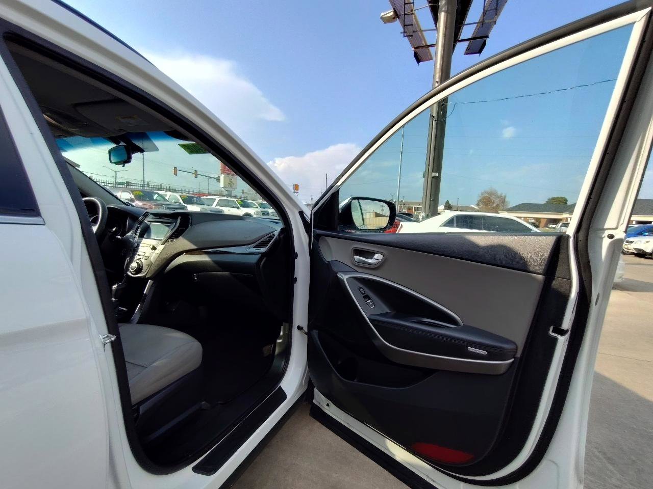 Used 2018 Hyundai Santa Fe Sport w/ 2.4L Value Package 02 FWD image 44