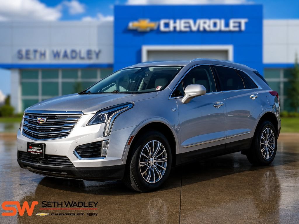 Used 2017 Cadillac XT5 Luxury w/ Driver Awareness Package FWD image 3
