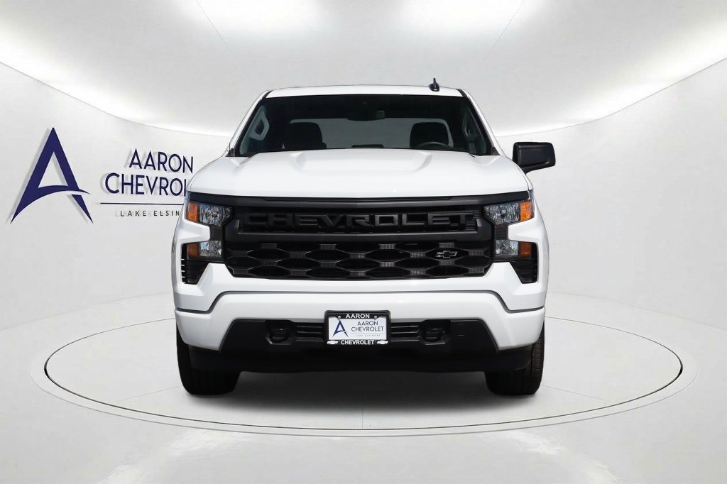 New 2026 Chevrolet Silverado 1500 Custom w/ LPO, Dark Essentials Package RWD image 2