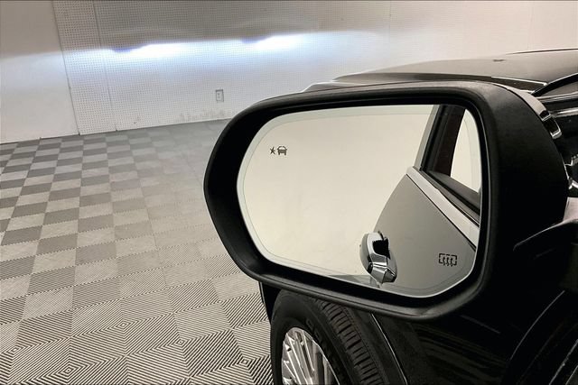 Used 2024 GMC Acadia Denali AWD/4WD image 32