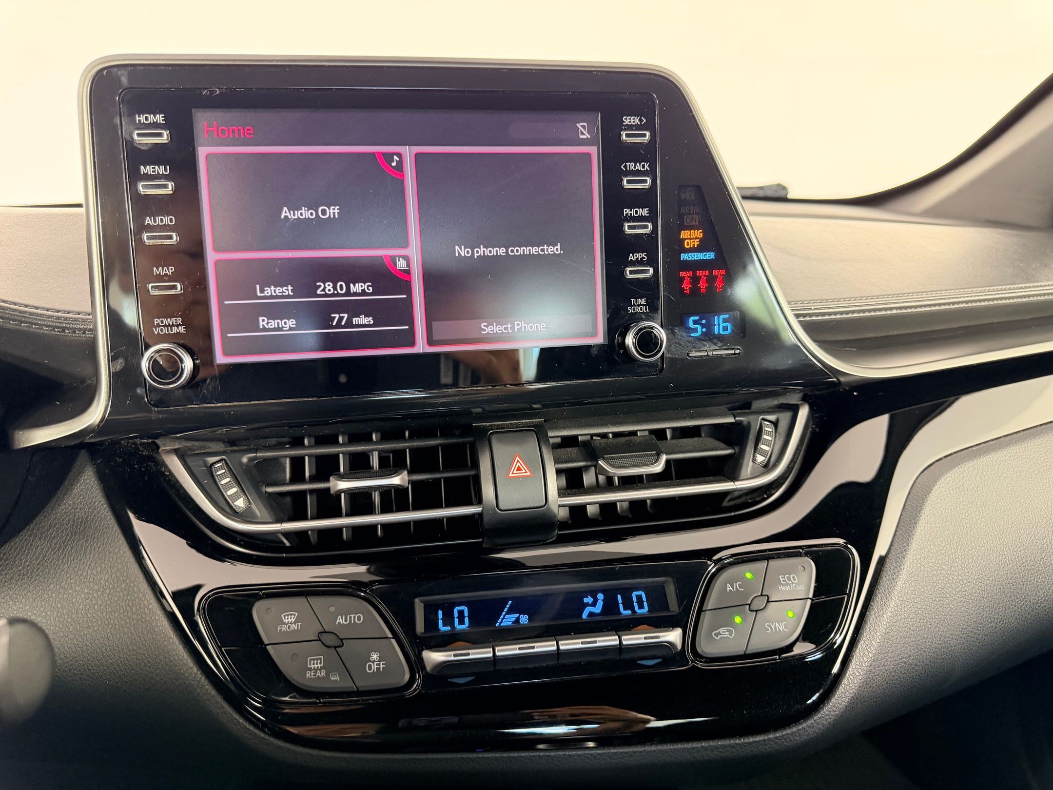 Used 2019 Toyota C-HR LE FWD image 17