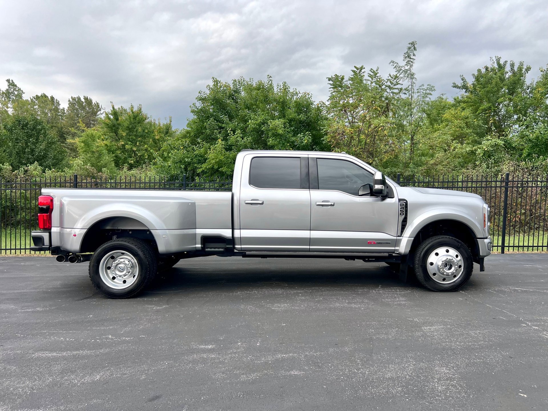 Used 2024 Ford F450 Limited w/ FX4 Off-Road Package image 5