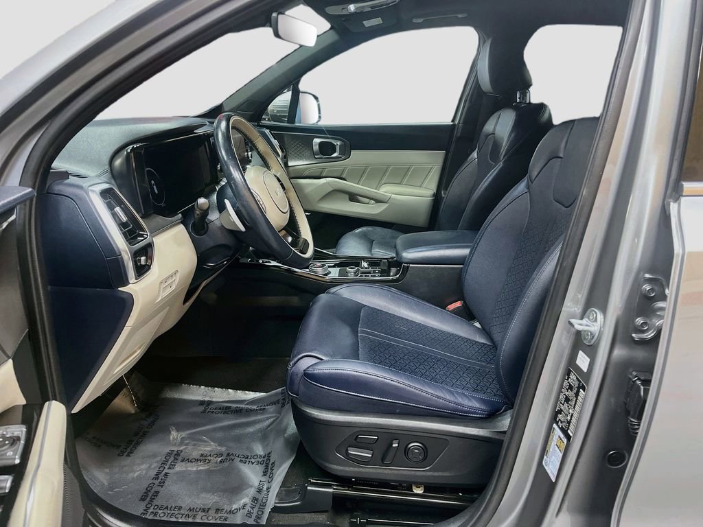 Used 2022 Kia Sorento SX Prestige w/ Panoramic Sunroof Package AWD/4WD image 22