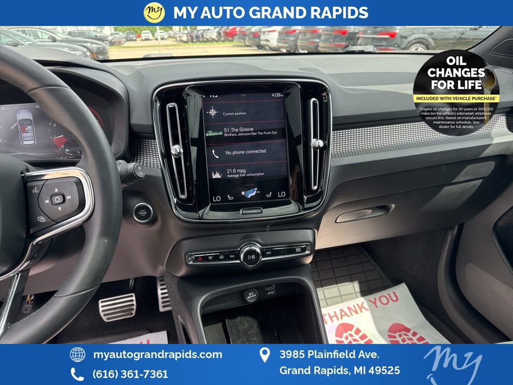 Used 2022 Volvo XC40 T5 R-Design w/ Advanced Package image 20
