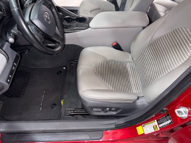 Used 2021 Toyota Camry SE FWD image 11