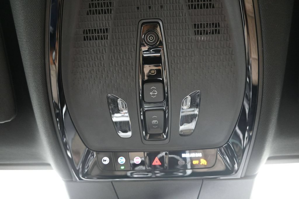 Used 2026 Cadillac Lyriq Signature Luxury w/ Nappa Leather Package AWD/4WD image 23