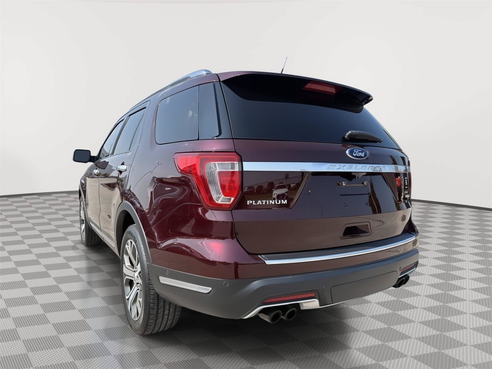 Used 2018 Ford Explorer Platinum AWD/4WD image 3