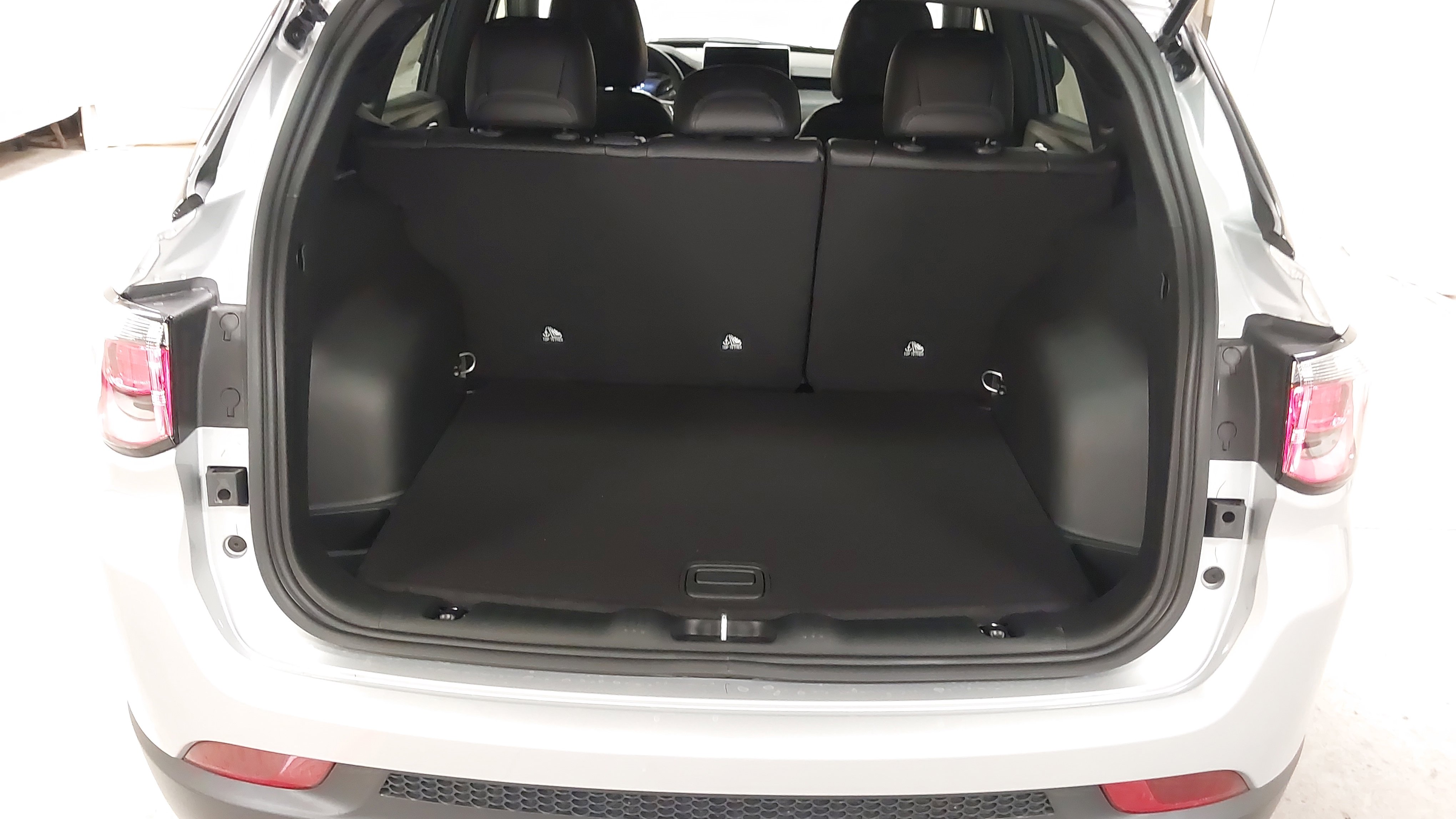 New 2026 Jeep Compass Latitude image 27