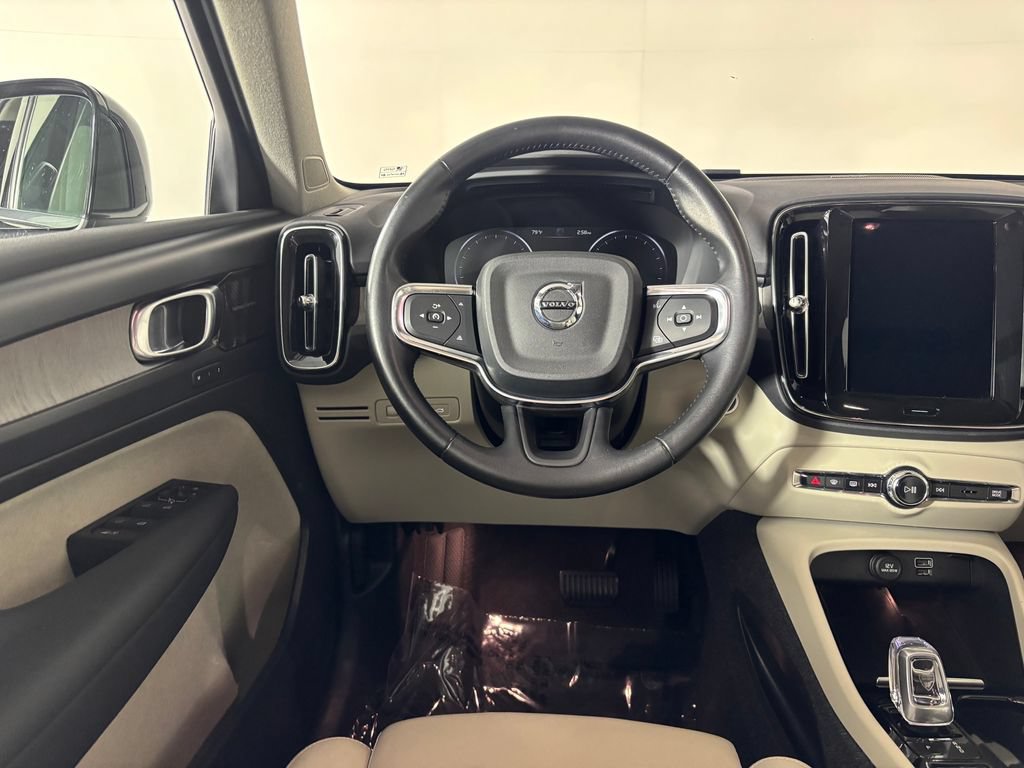 Used 2021 Volvo XC40 T5 Inscription w/ Advanced Package AWD/4WD image 17