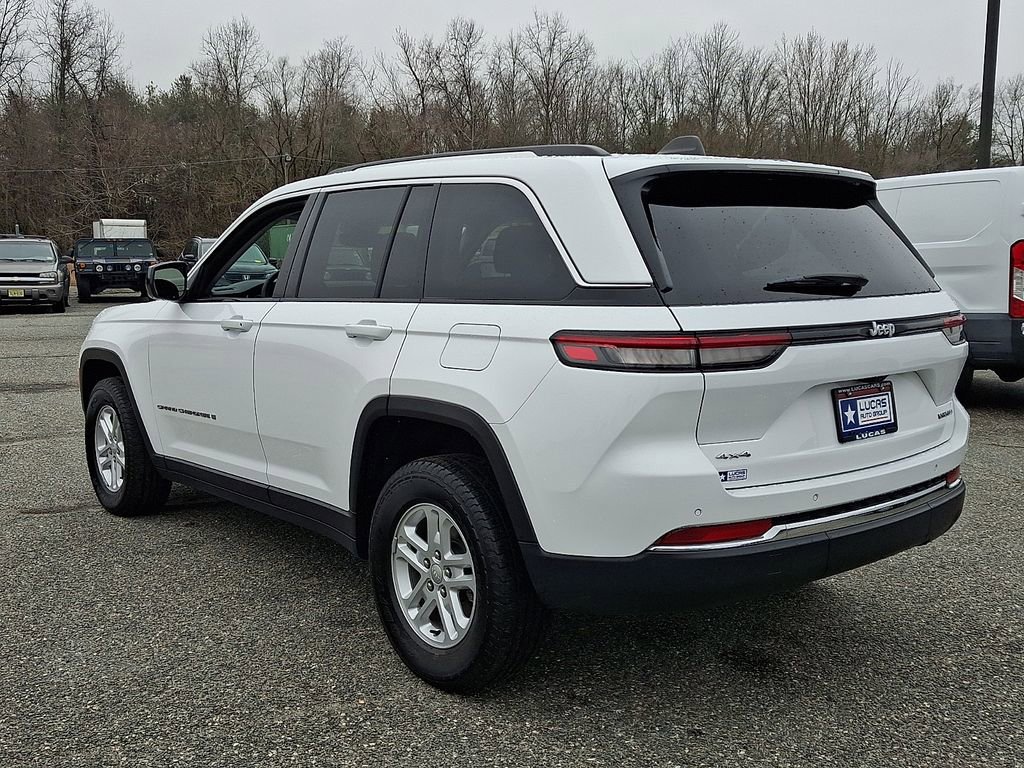 Used 2023 Jeep Grand Cherokee Laredo w/ Luxury Tech Group I AWD/4WD image 8