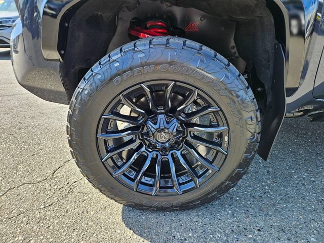 Used 2024 Toyota Tacoma TRD Pro AWD/4WD image 10