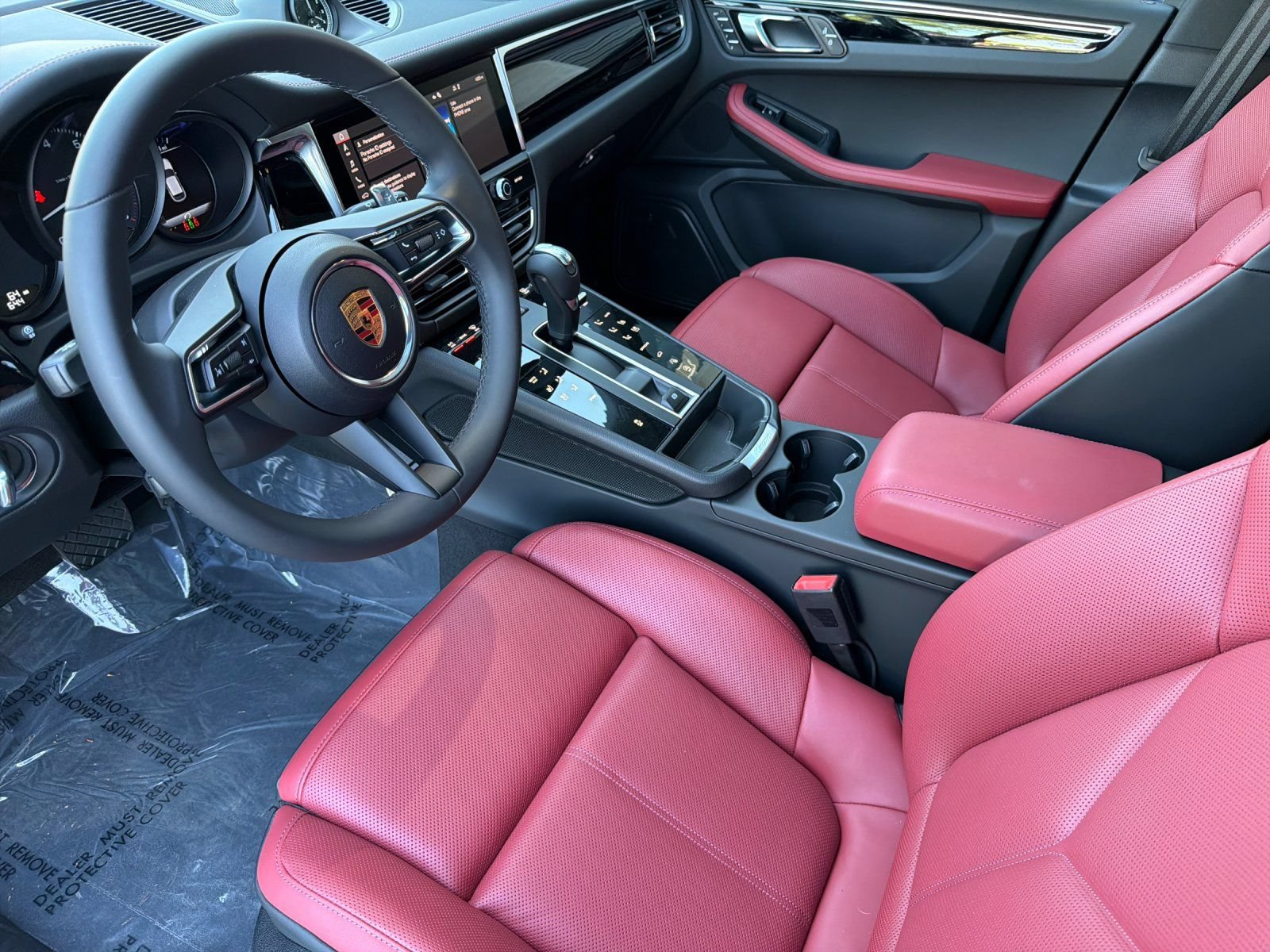 New 2026 Porsche Macan AWD/4WD image 4