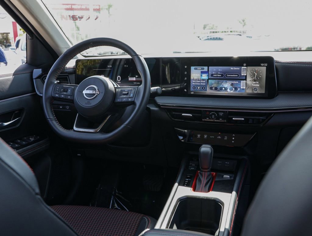 Used 2025 Nissan Kicks SR FWD image 22